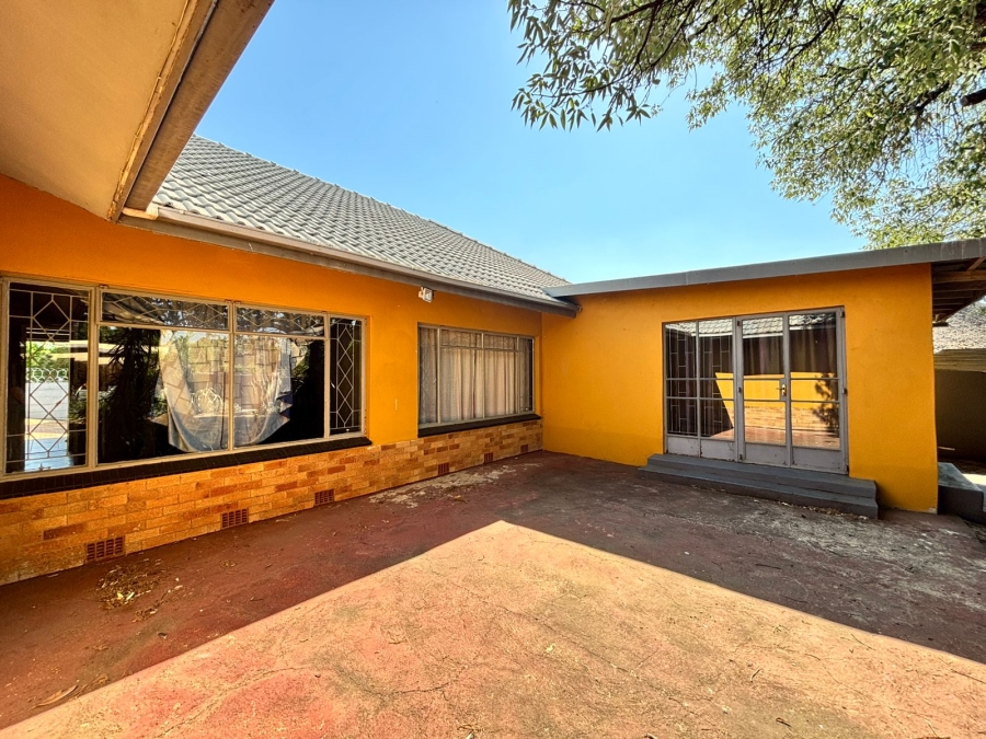 5 Bedroom Property for Sale in Parys Free State